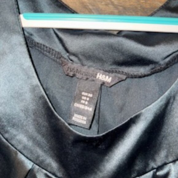 H&M Satin Babydoll Sleeveless Tank Top Black Size 6 Elegant Dressy - Picture 2 of 4